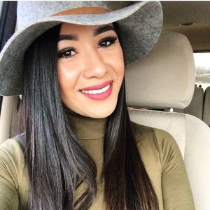 Meet your Posher, Amalia